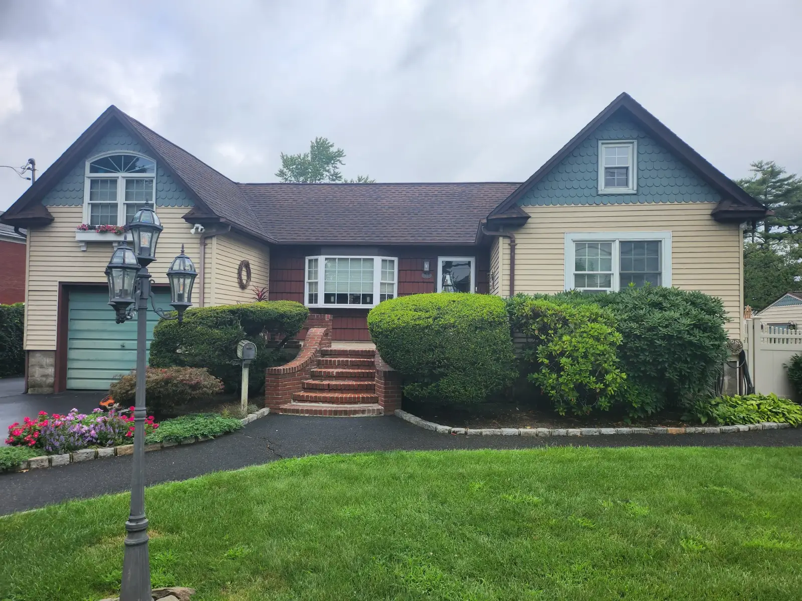 Curved brick stoop & steps by Promaster Maintenance Corp, Long Island, NY